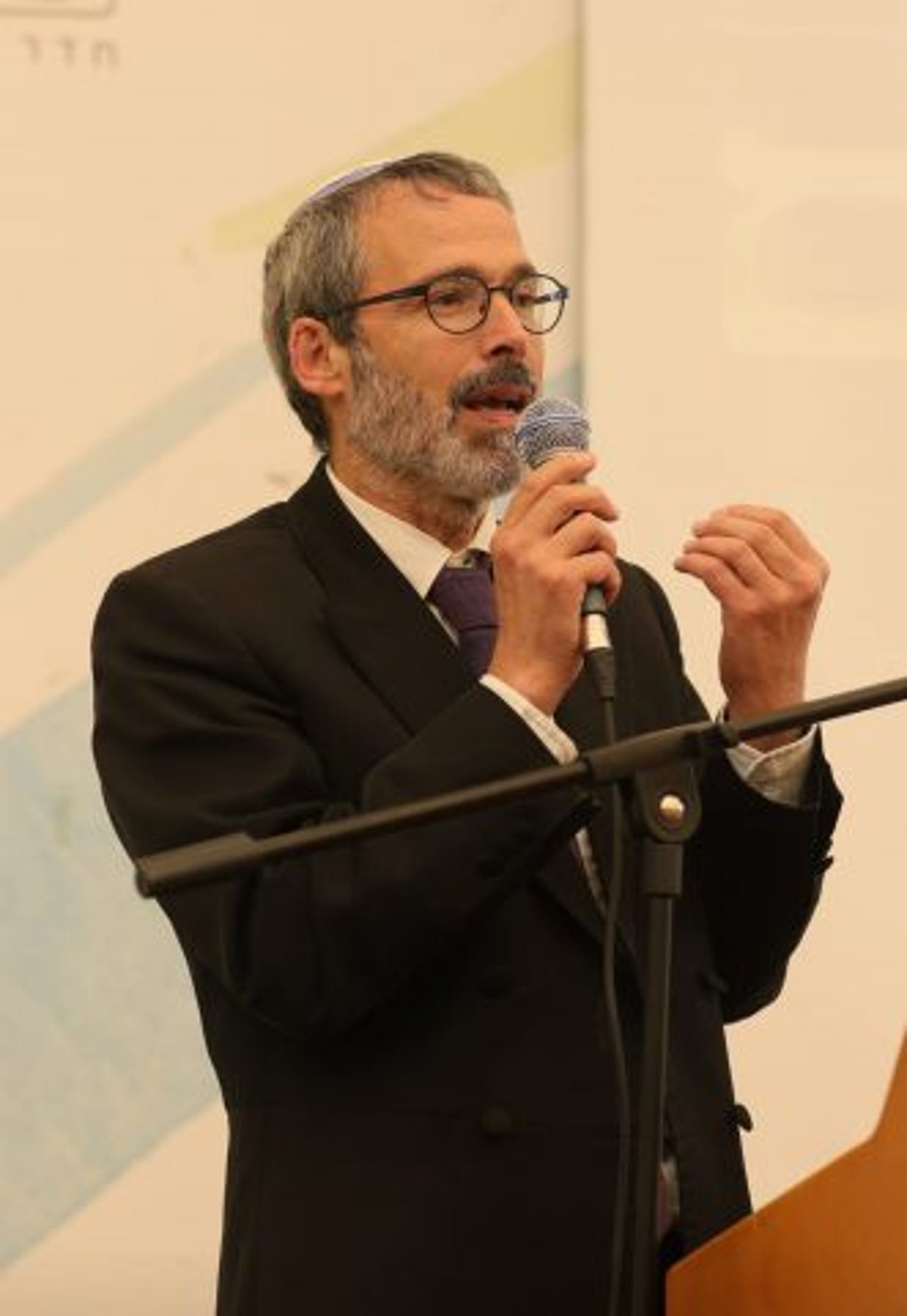 (ללא קרדיט)