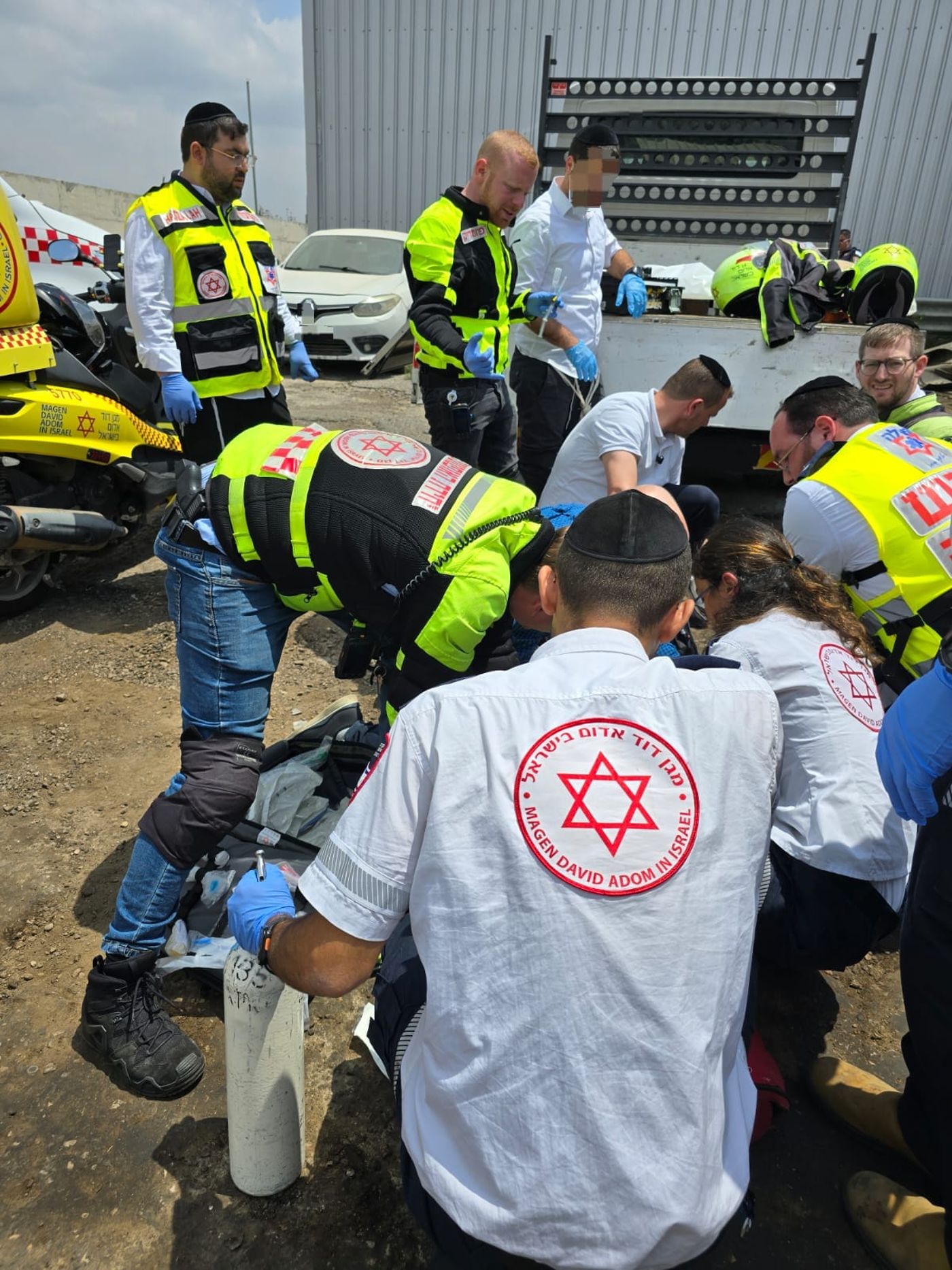 תאונת עבודה נוספת: פועל נכווה בתל אביב, מצבו קשה