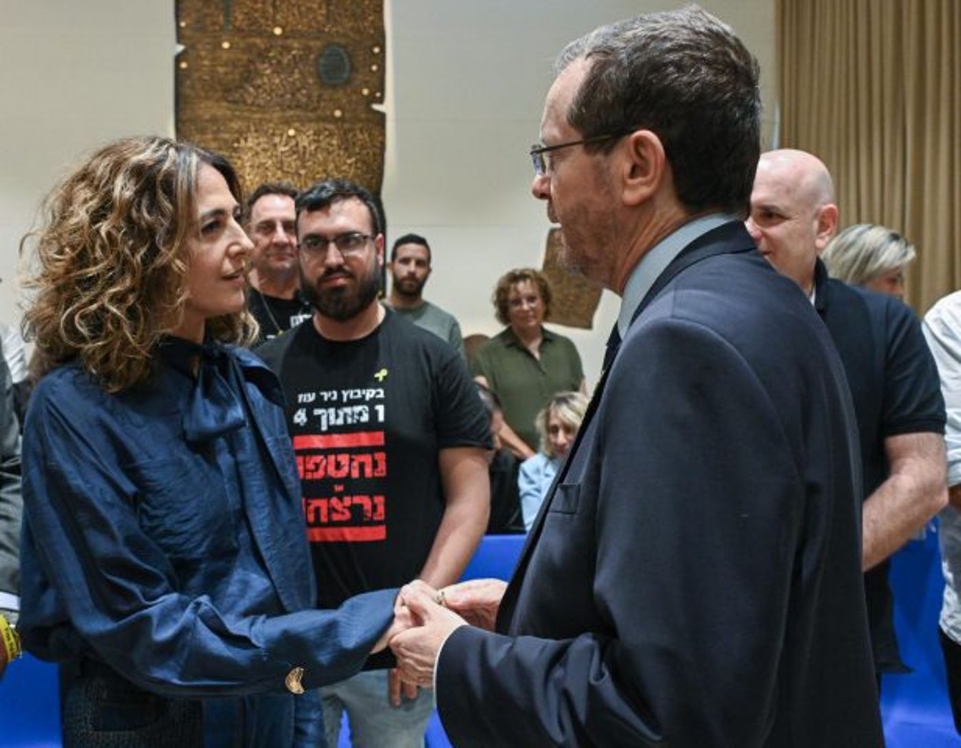 הרצוג למשפחות השכולות: "נותנים לכם חיזוק וחיבוק"