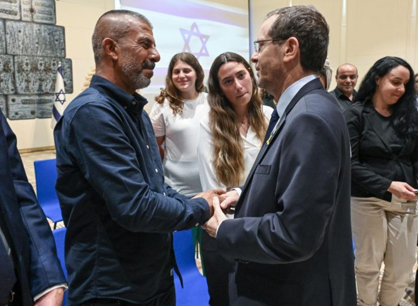 הרצוג למשפחות השכולות: "נותנים לכם חיזוק וחיבוק"