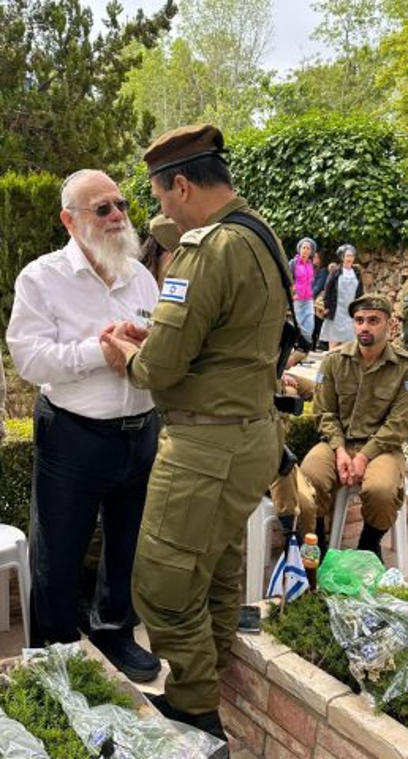 ראש אכ"א אלוף יניב עשור עם הרב איתן איזמן