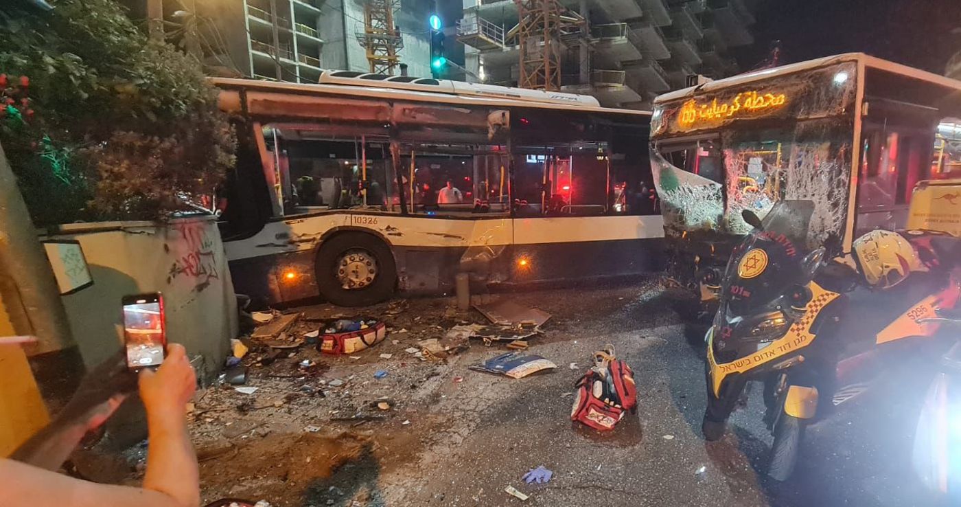 תאונה קטלנית הלילה בתל אביב, אדם נהרג ו-9 פצועים