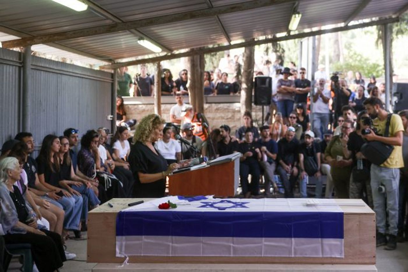 שני לוק הובאה למנוחות: "עכשיו הגענו לסגור מעגל"