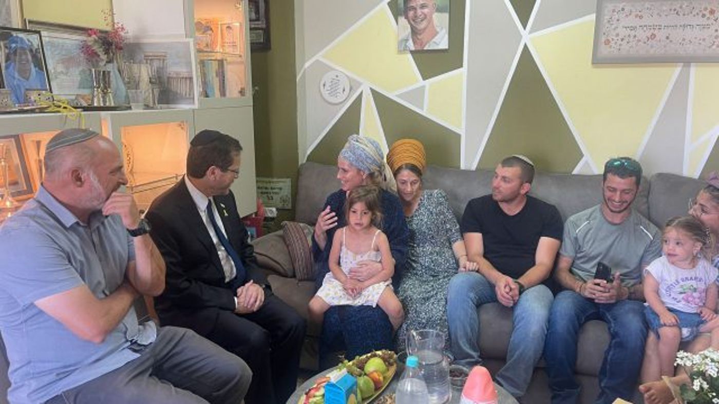 ביקור מיוחד: הנשיא הרצוג נפגש עם משפחת ליבמן