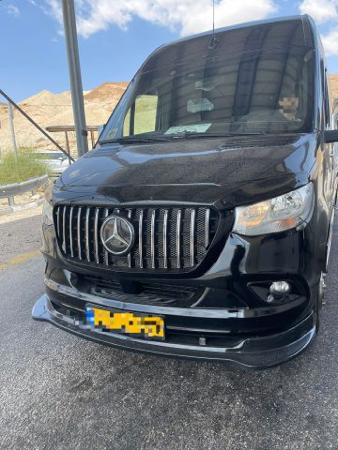 המיניבוס שהסיע את השב"חים (דובר צה"ל)