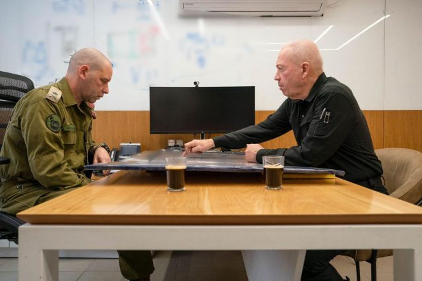 גלנט בפיקוד דרום: מקדמים חלופה שלטונית לחמאס