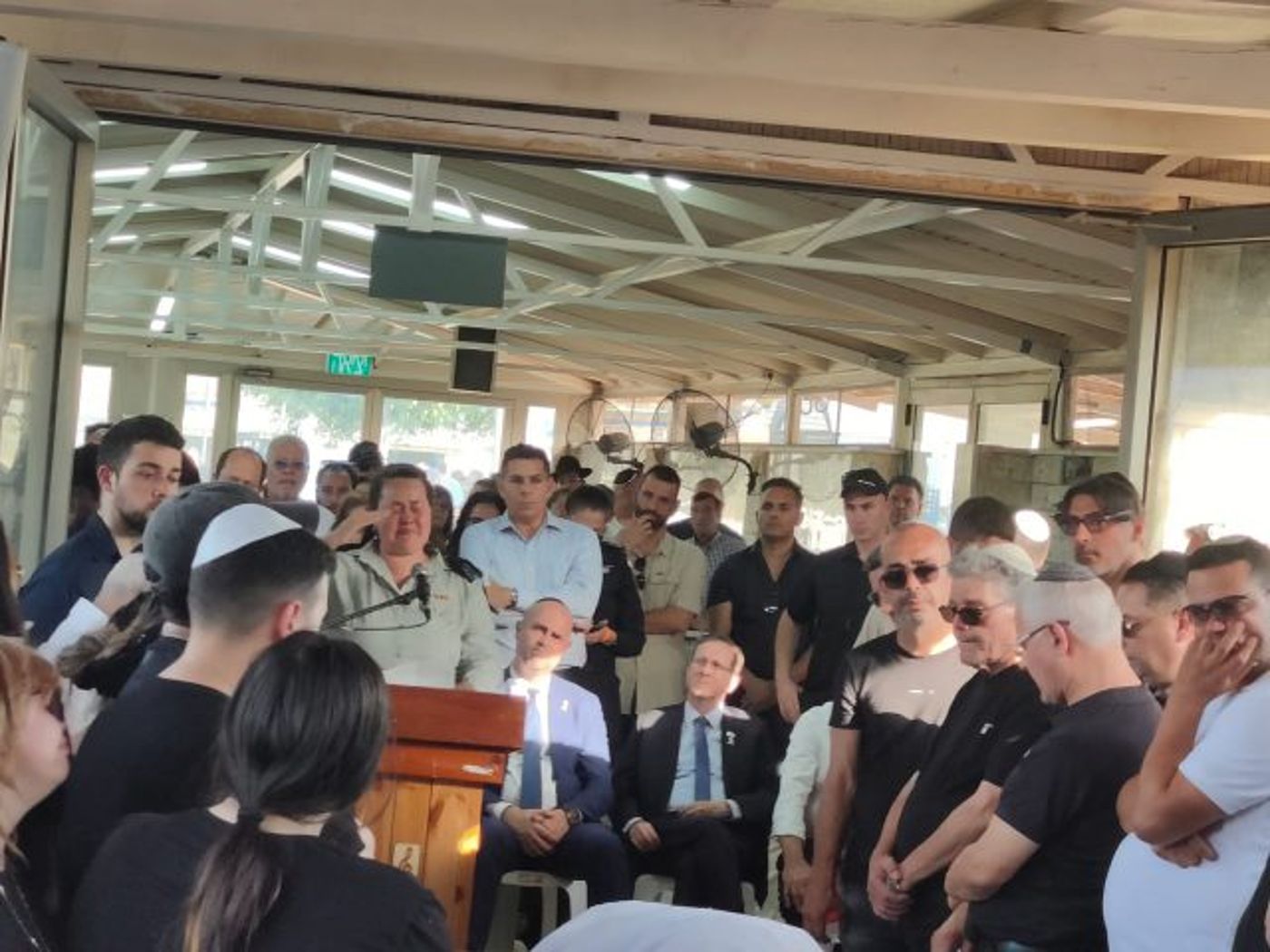 הרצוג בהלוויה של דוד לוי