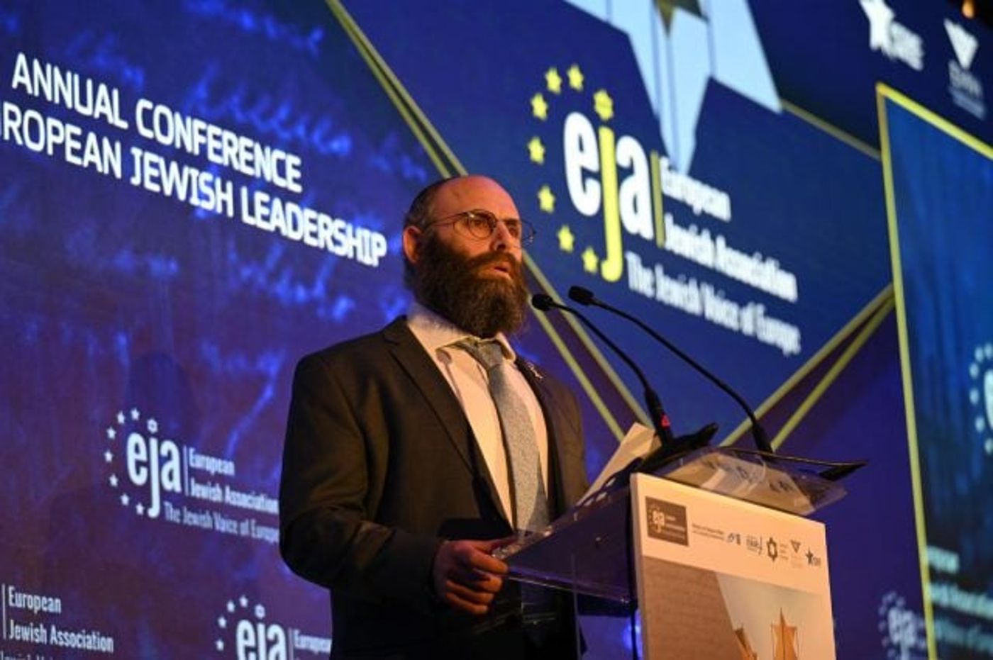 "ממשלות אירופה עשו מעט מדי", הרב מנחם מרגולין