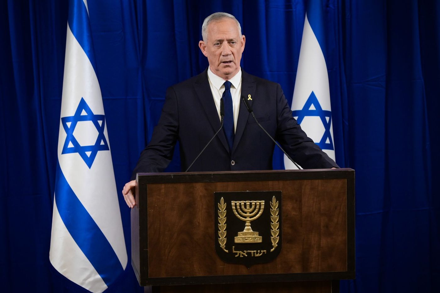 גנץ: קורא לבחון את הצורך במעצר הבית של צביקה קליין