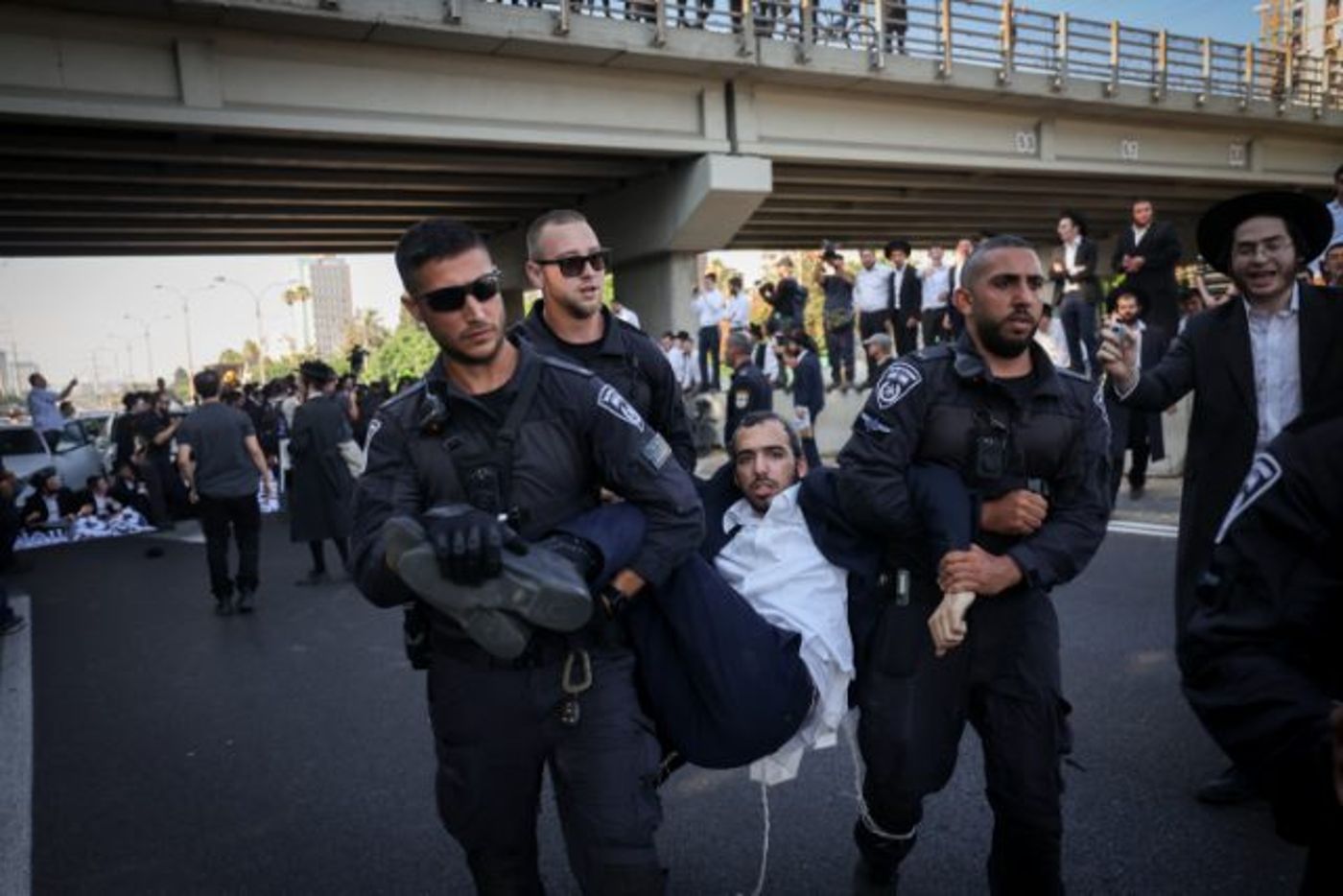 במחאה נגד הגיוס: הפלג הירושלמי חסמו את כביש 4