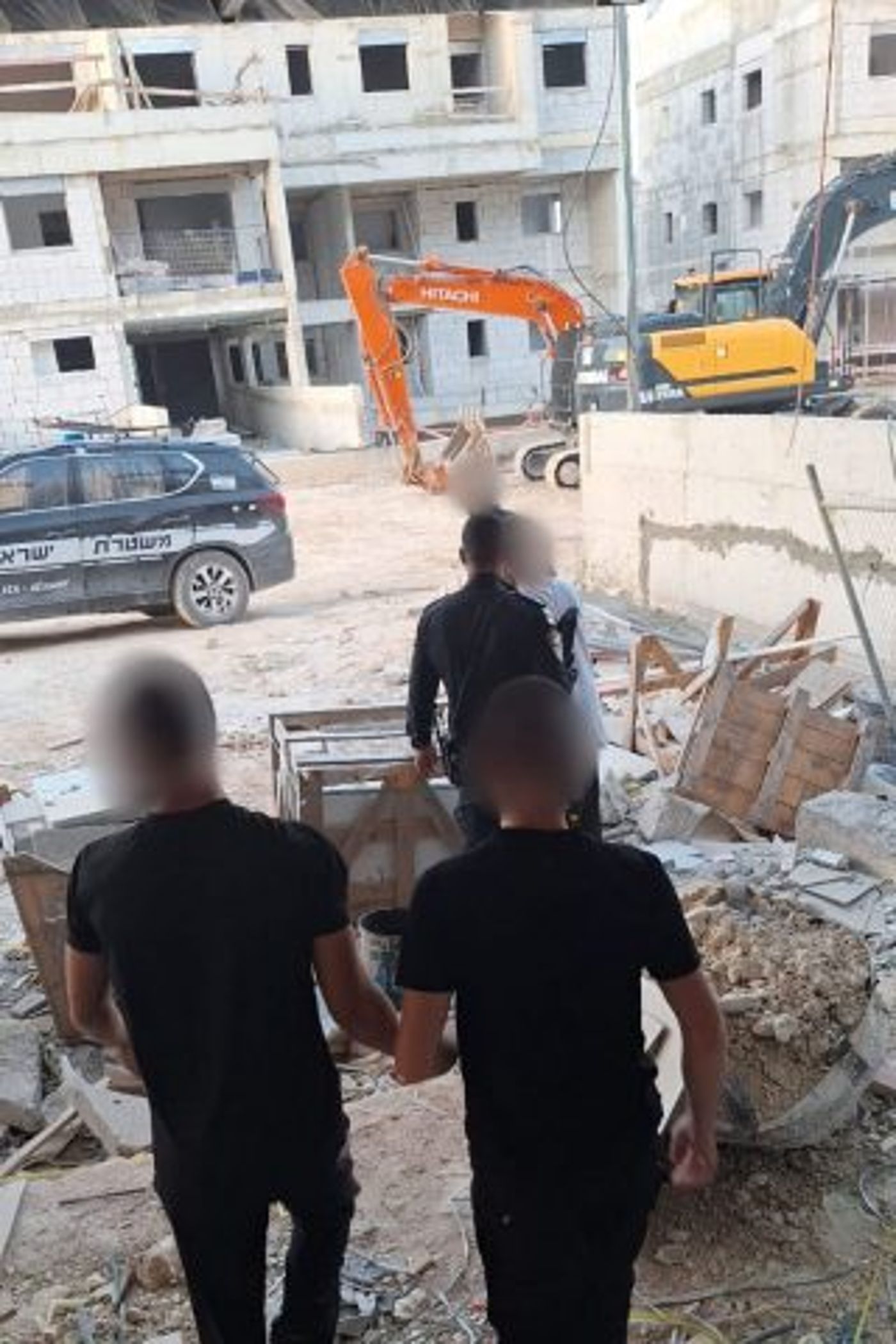 סכנת חיים: פועלי בניין פלסטינים נתפסו בנוף הגליל