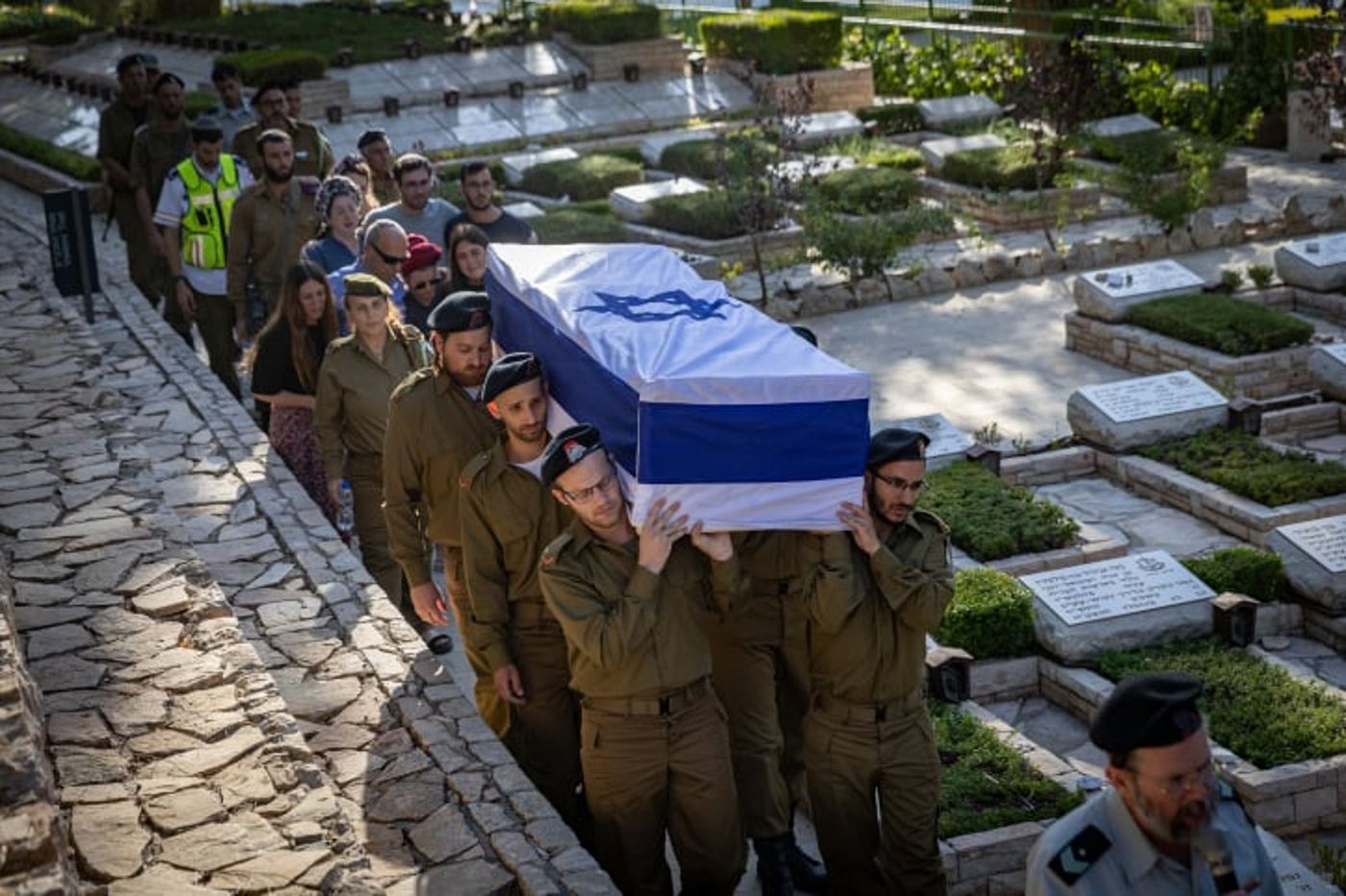 פסיקה דרמטית: מותר לכתוב הי"ד על מצבות של חיילים