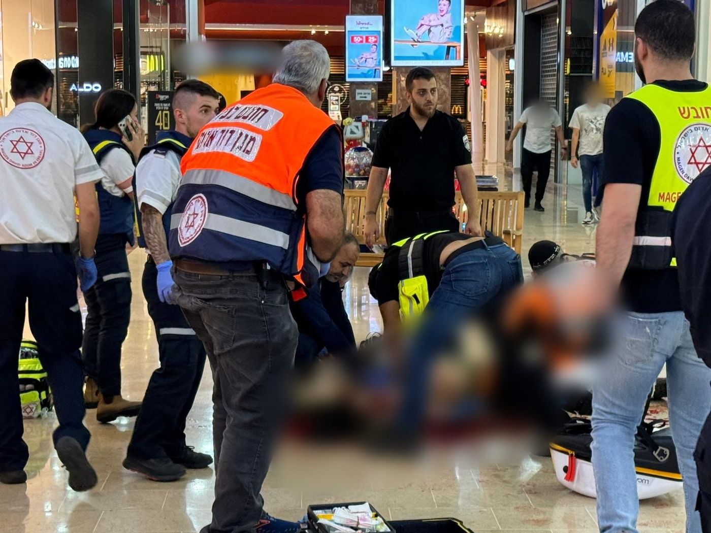 שני פצועים בפיגוע דקירה בכרמיאל; המחבל נוטרל