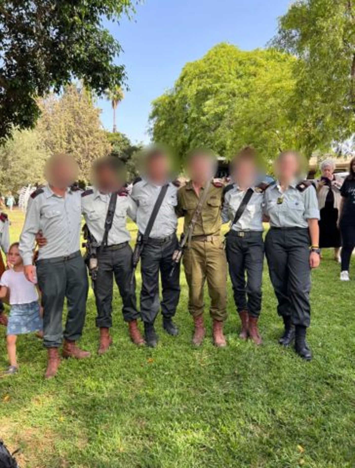 כבוד: חמישה בוגרי הישוב עלי סיימו יחד קורס מ"פים