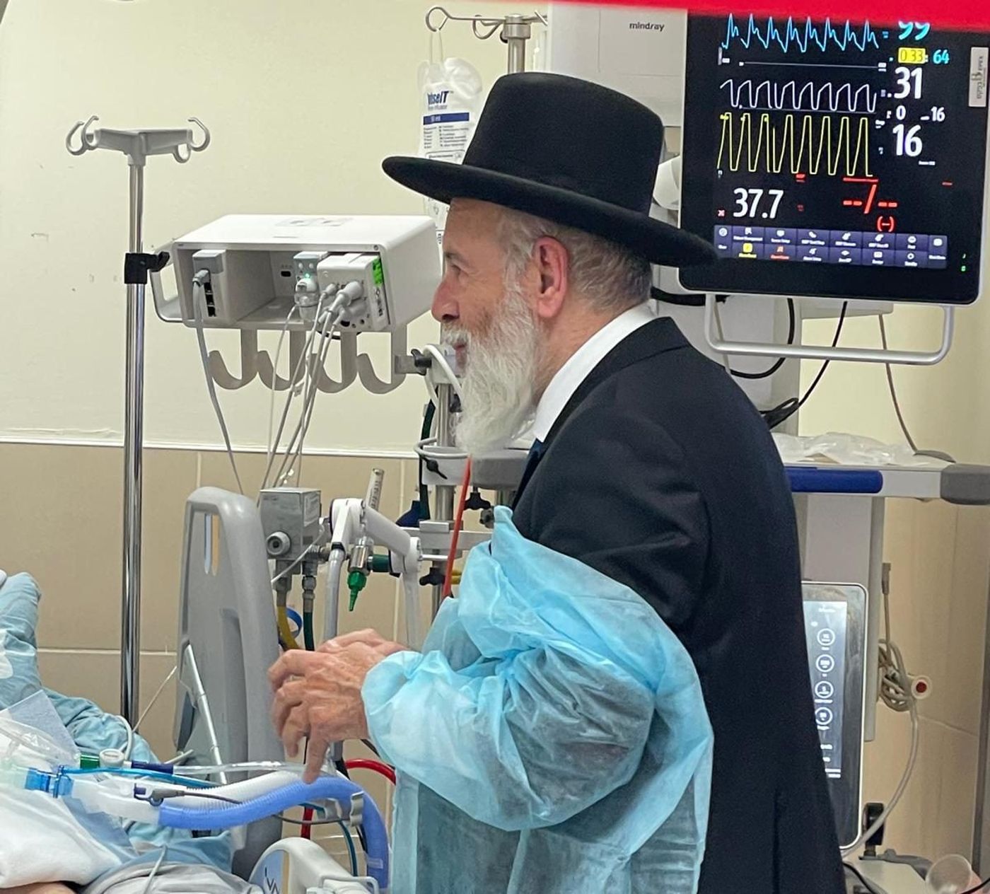 הצעד הראשון של מ"מ הרב הראשי: ביקור פצועים