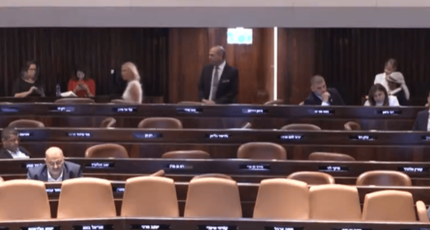חריג: הח"כ הרגוע השתולל במליאת הכנסת. צפו
