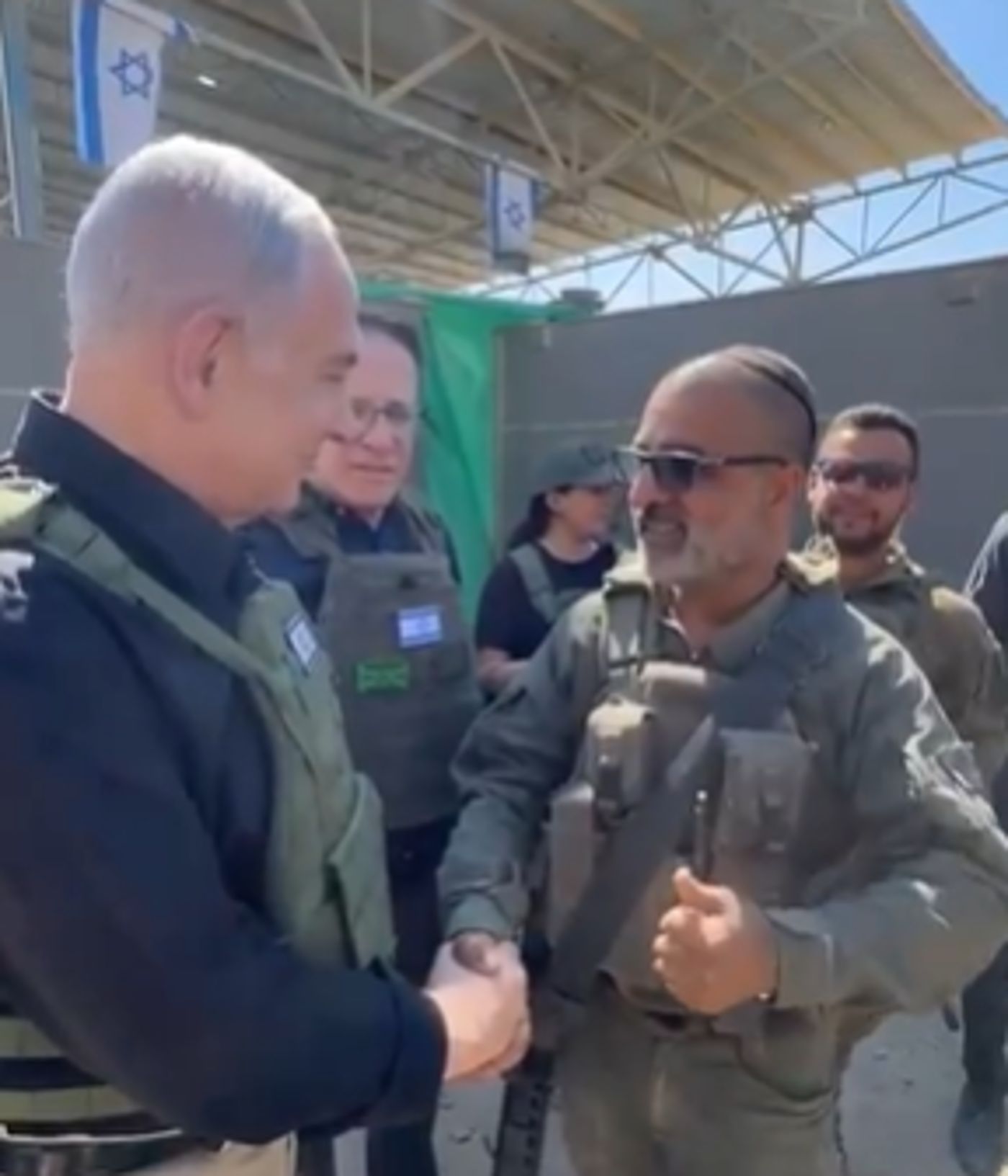 צפו: הדיין הסרוג פגש את נתניהו ברפיח