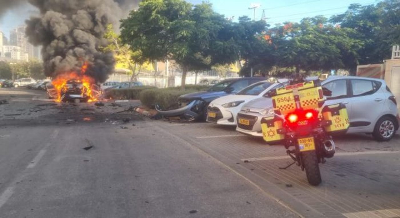 פיצוץ ברכב בפתח תקווה: נמצאו שרידי אמל"ח