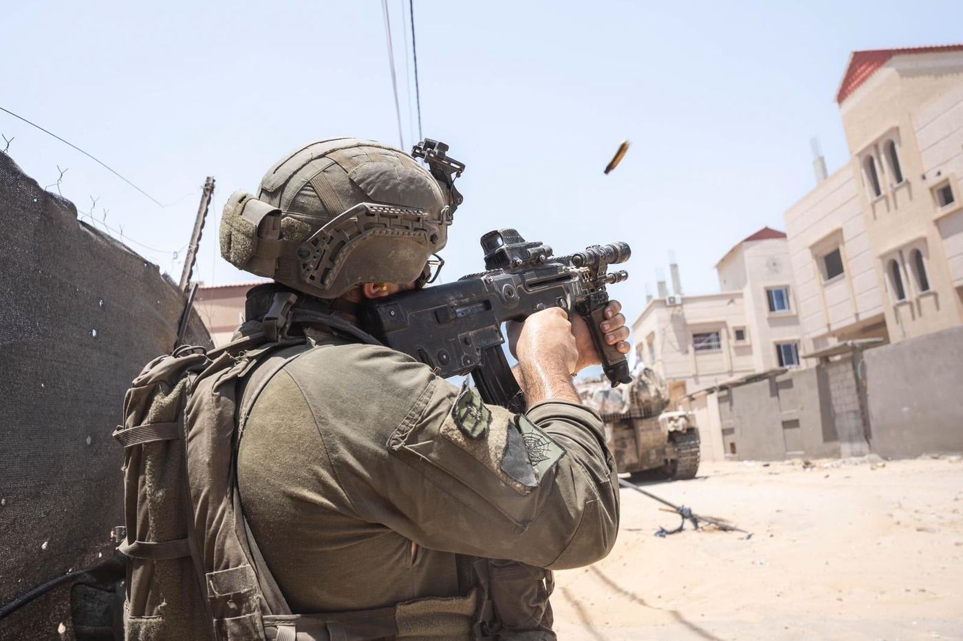 לוחם צנחנים נפצע קשה מירי RPG בקרב ברצועת עזה