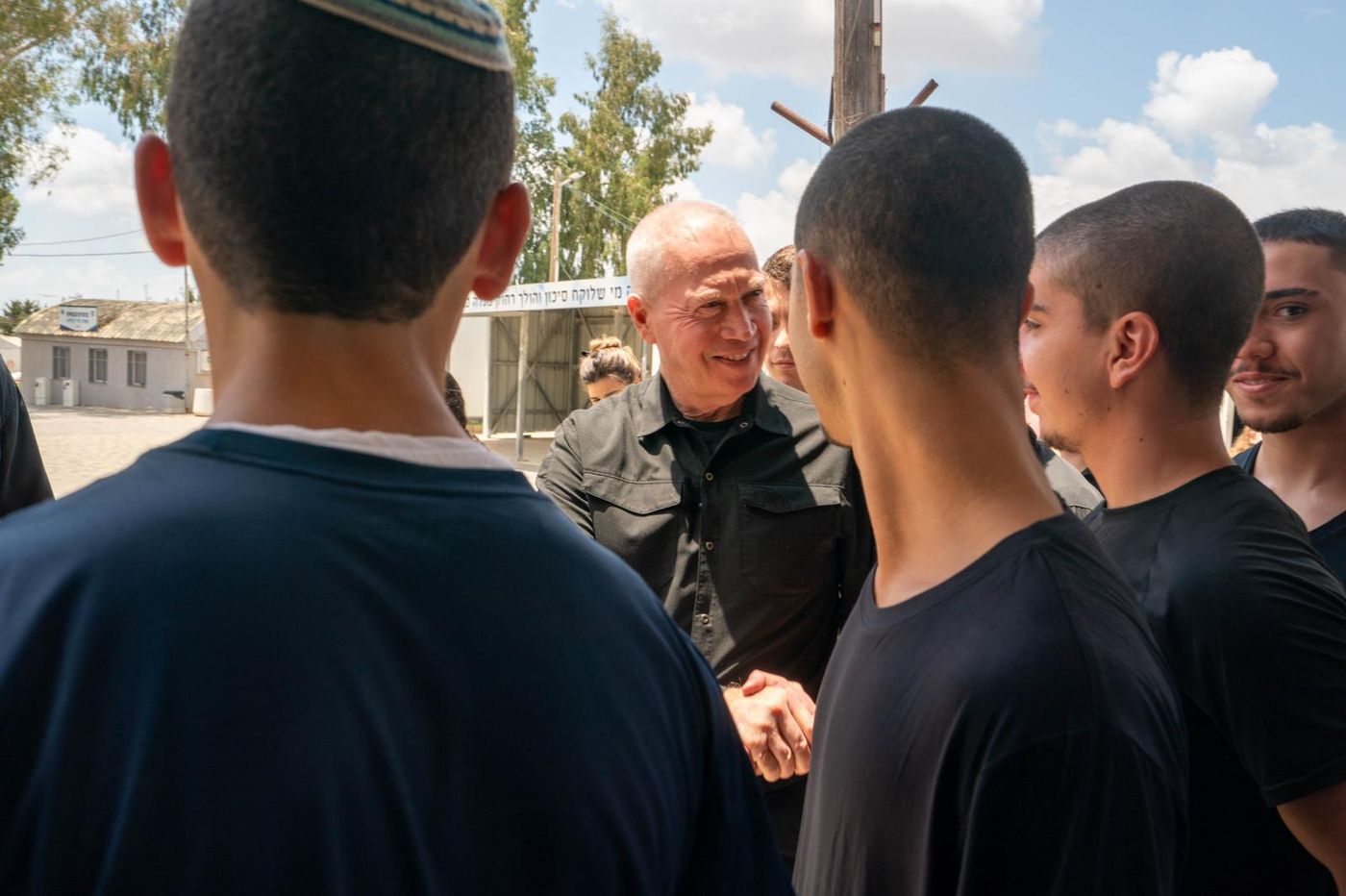 גלנט עם המתגייסים