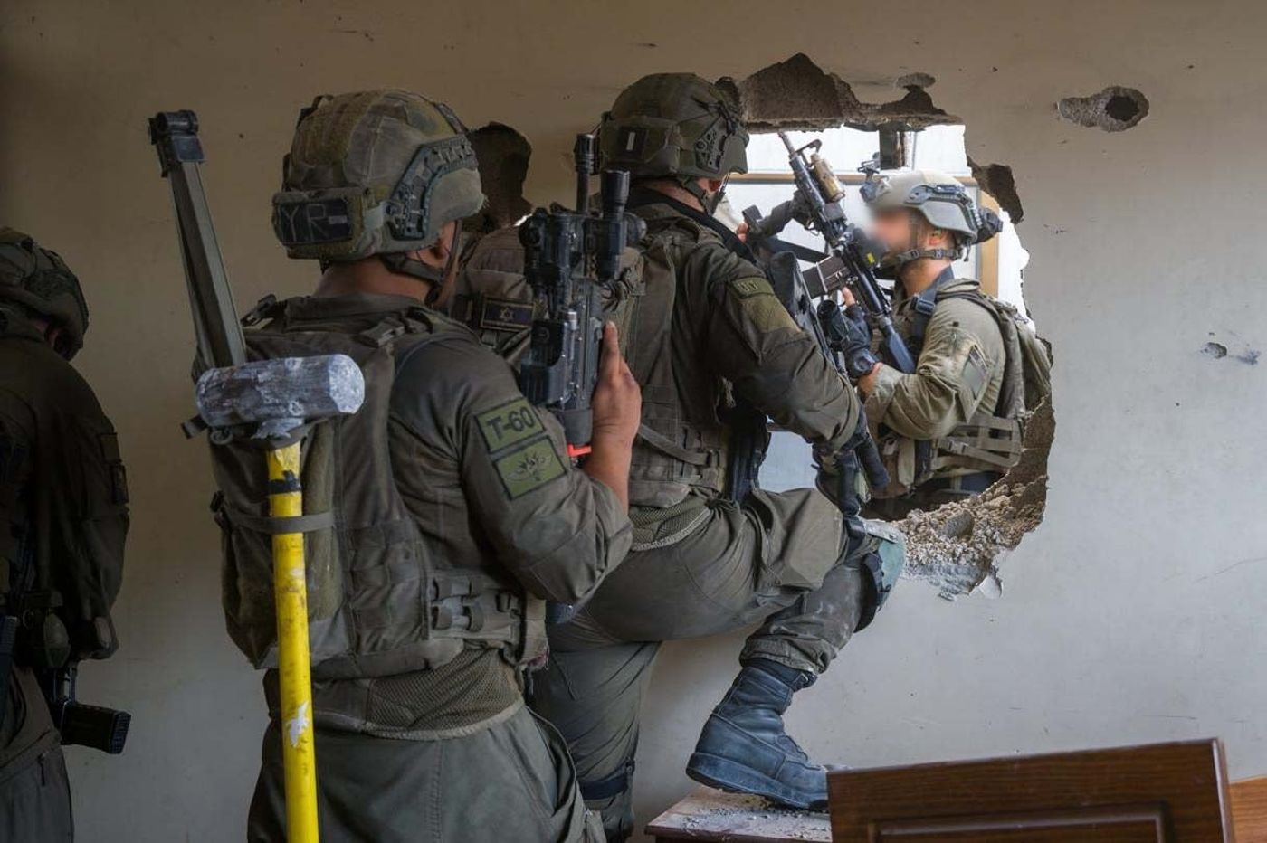 בתיעוד מהרחפן: חיסול מחבלים חמושים ואיתור אמצעי לחימה