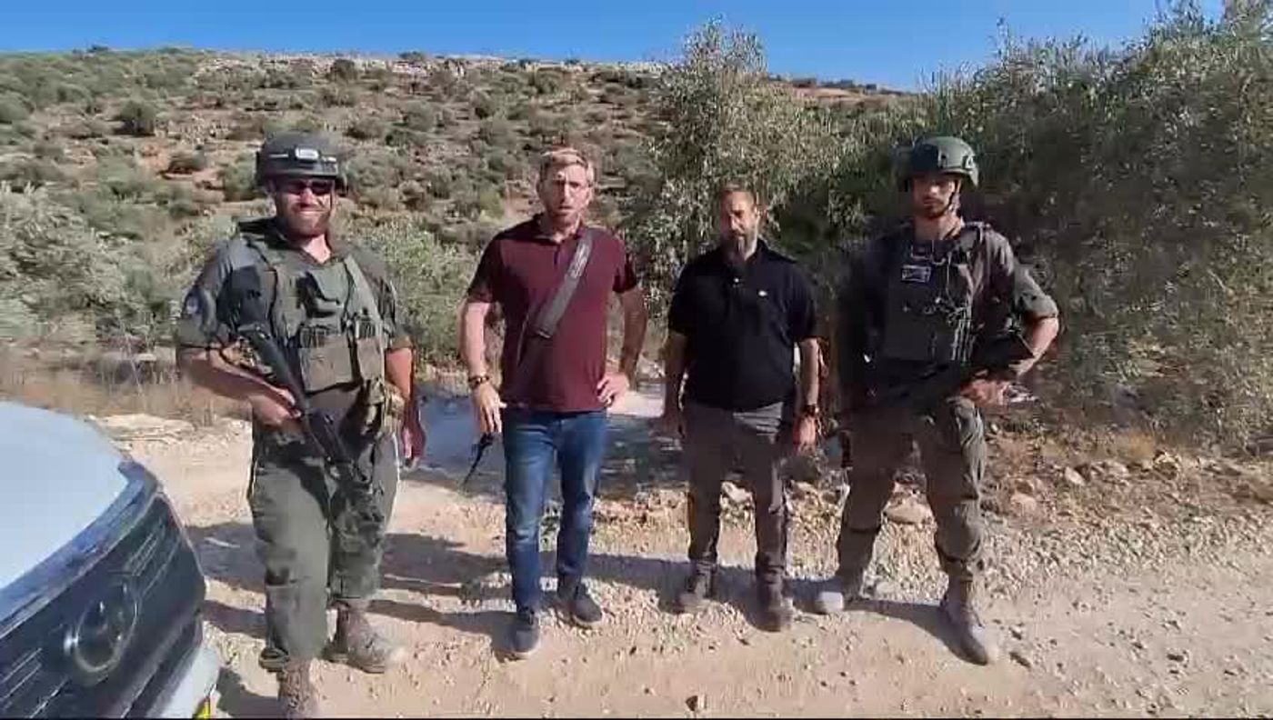 נעצרו פלסטינים שנתפסו עובדים עם באגר בשטח C
