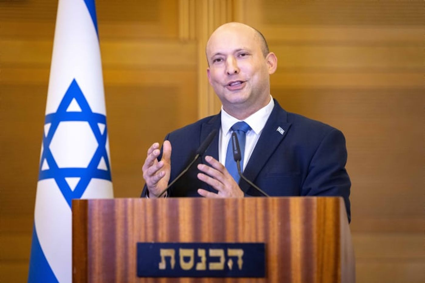 סקר: המגמה התהפכה; בנט מרסק את גנץ וליברמן