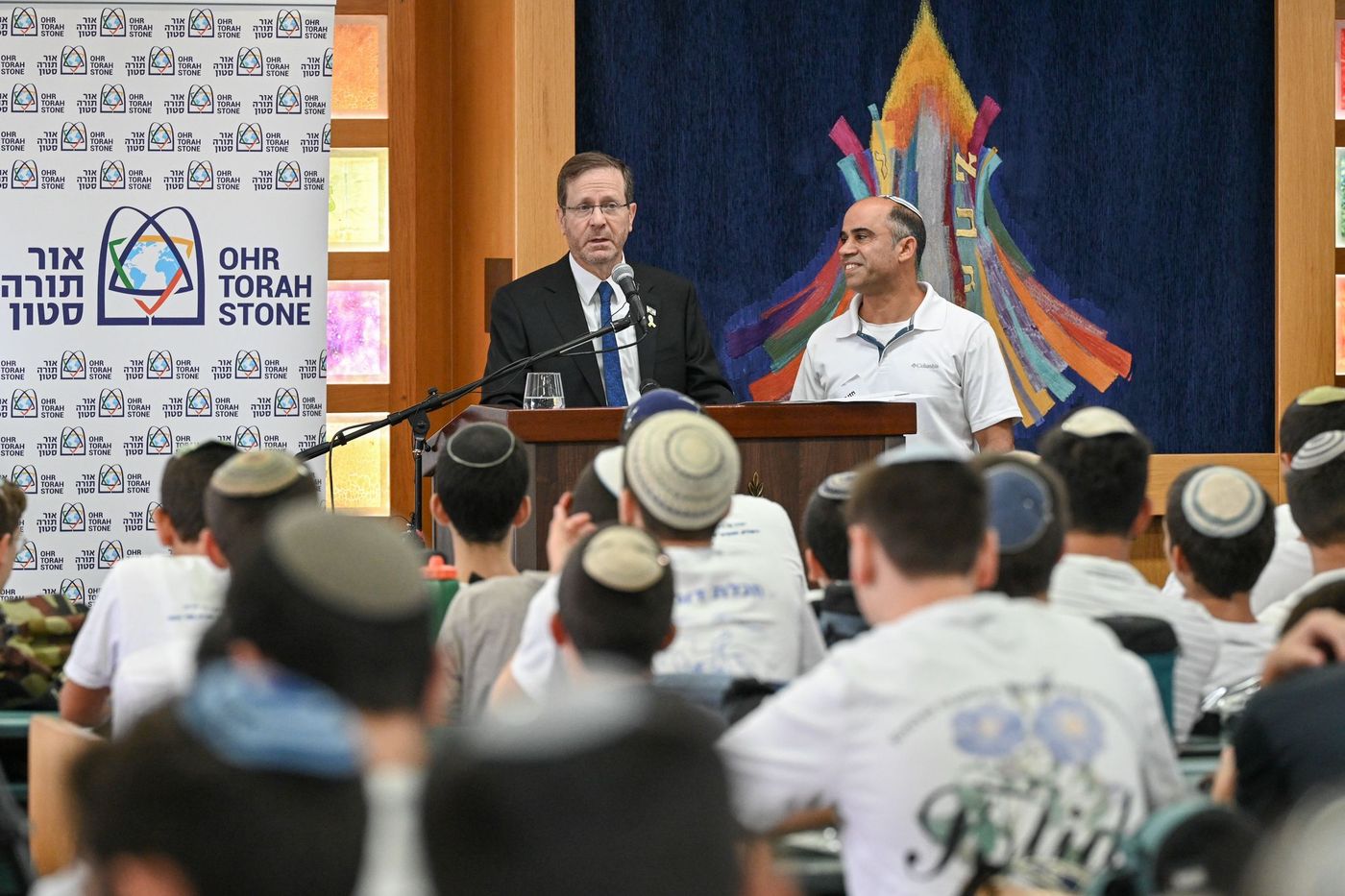 הרצוג בישיבת נווה שמואל: צריכים לנהל מו"מ רציני לעסקה