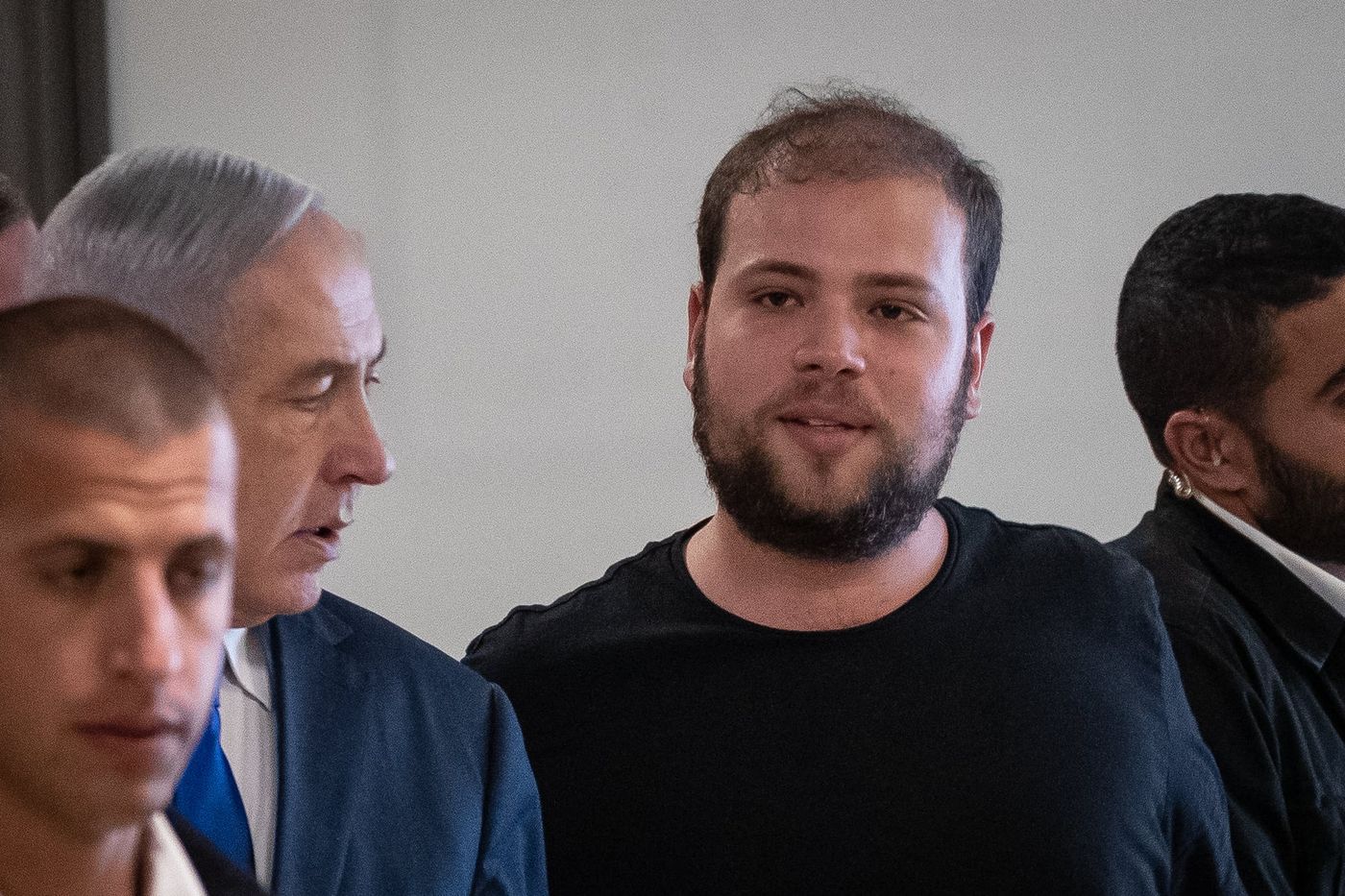 לוקחים אחריות? דובר רה"מ לשעבר צייץ עקץ ומחק