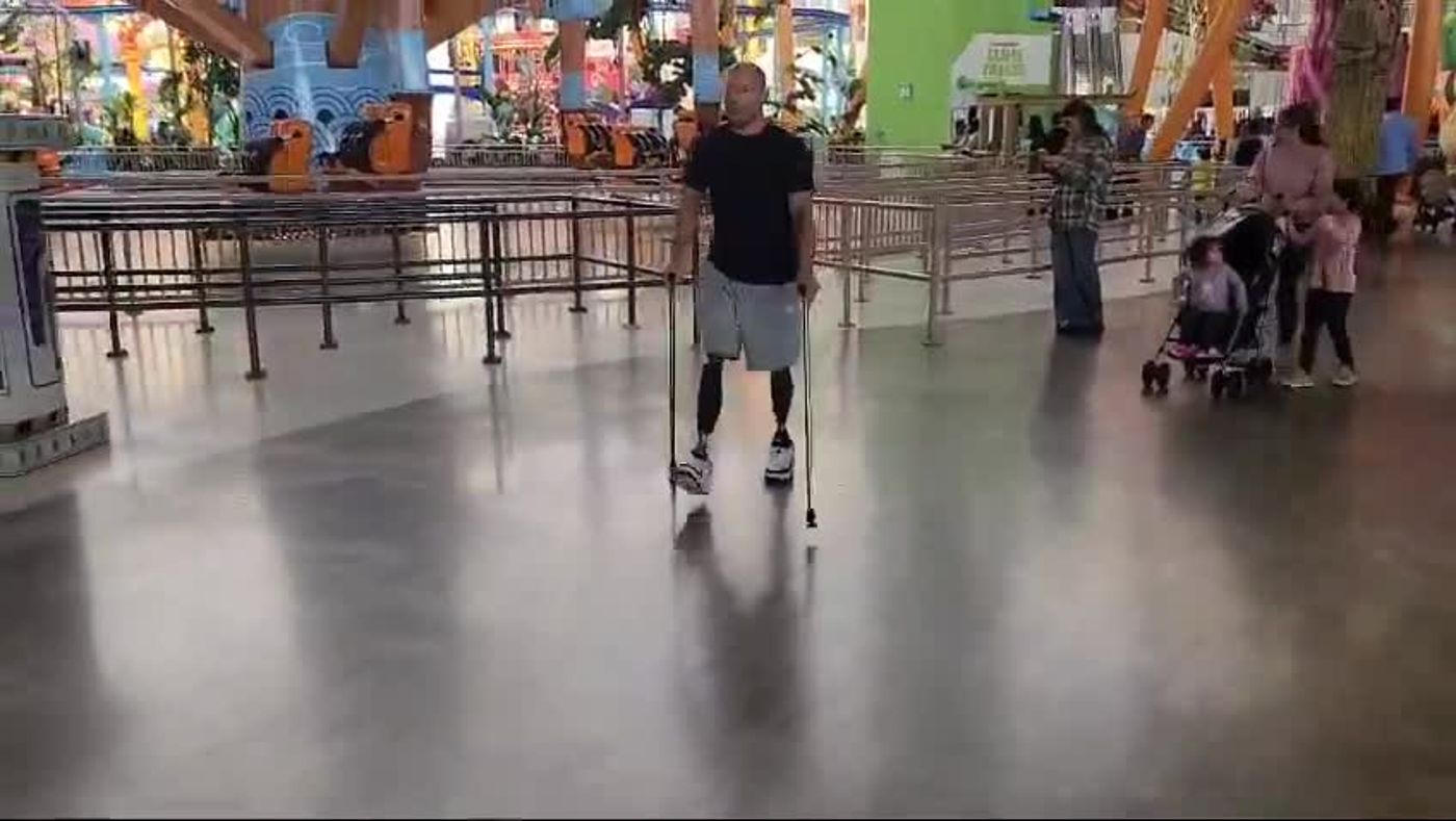 נס: אלישע מדן שנפצע אנוש בעזה שוב הולך. צפו בתיעוד