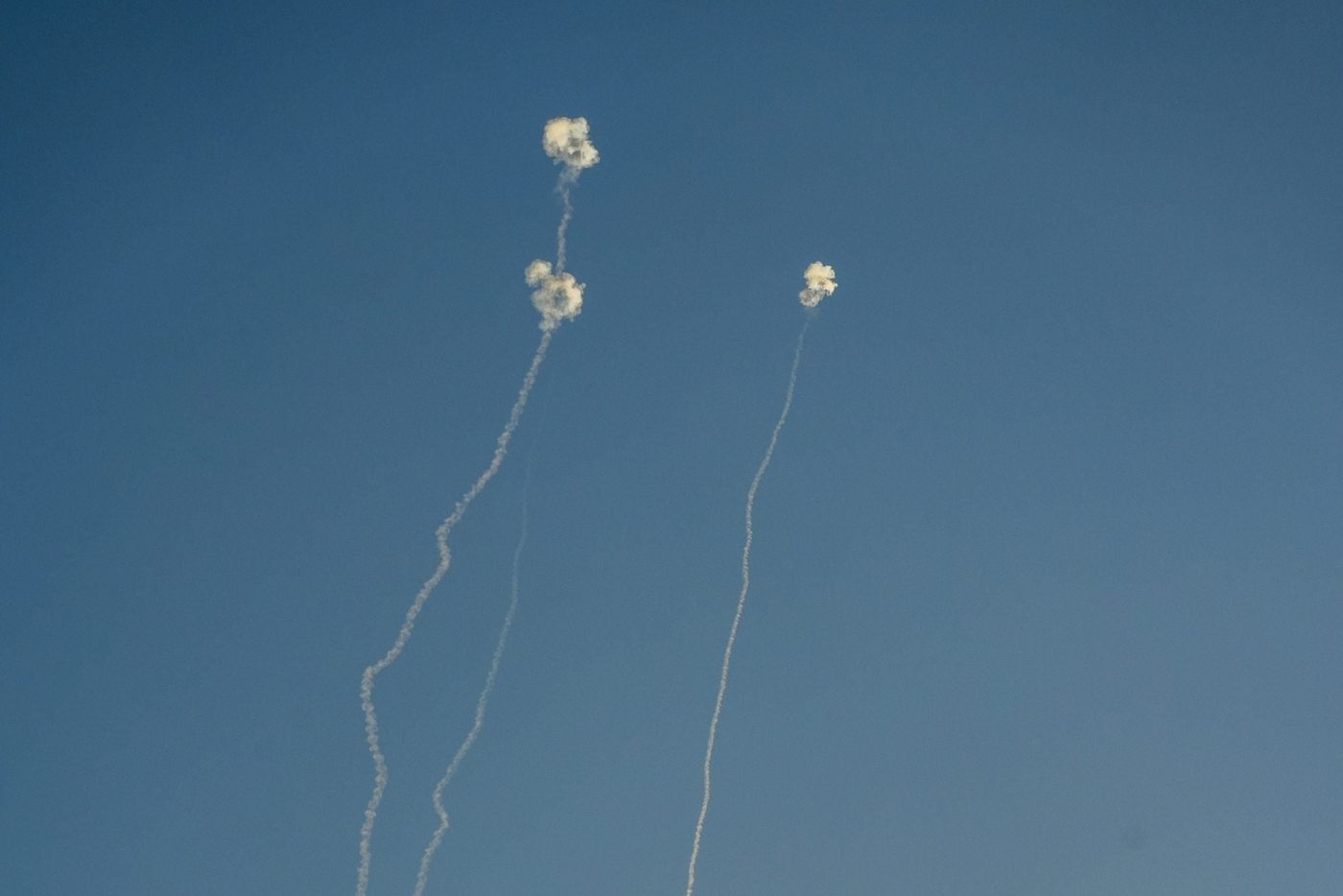 בדקות האחרונות: יירוטים מעל ים המלח ואזעקות בקריות
