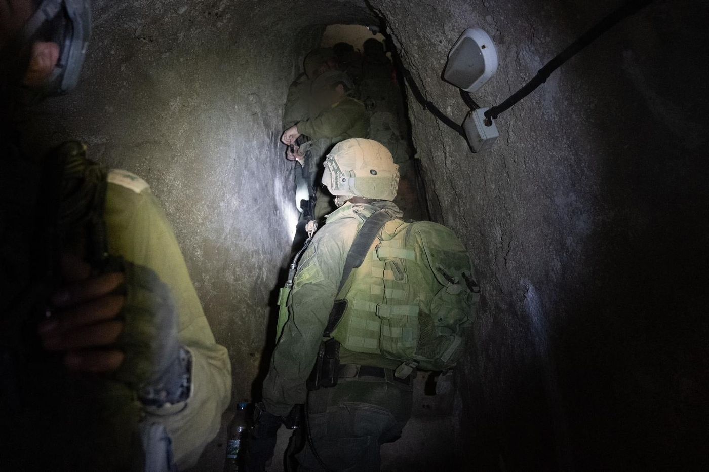 800 מטר מתחת לקרקע: צה"ל פשט על מפקדת רדואן בלבנון