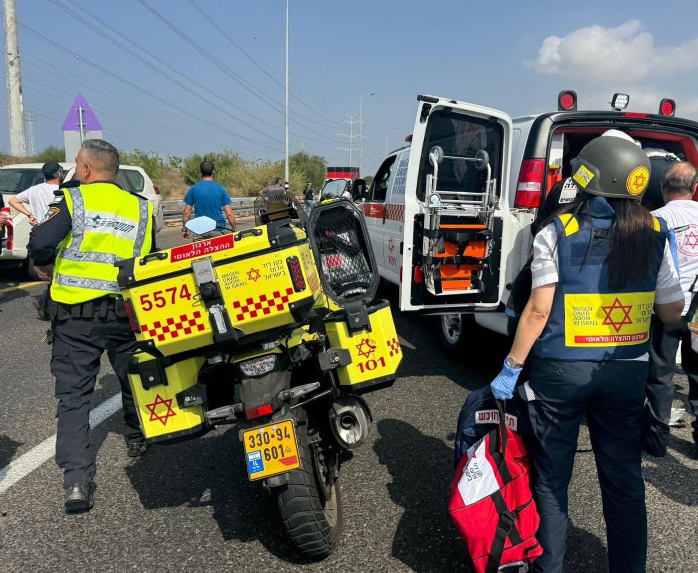 הרוג וארבעה פצועים בפיגוע ירי בכביש 4