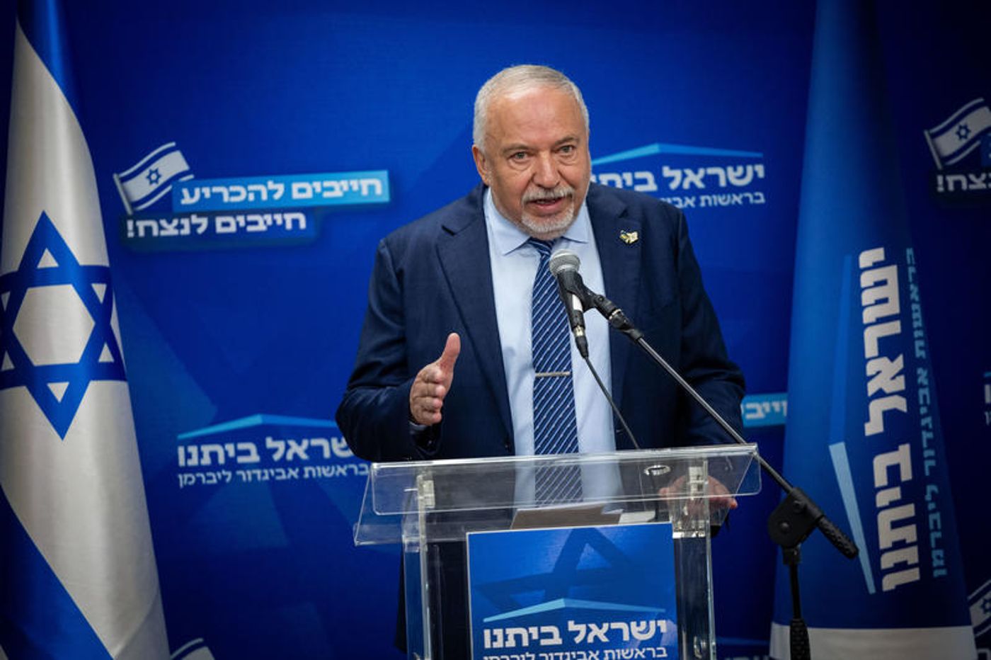 שאלנו את ליברמן: "למה שלא תיכנס לממשלה במקום החרדים"?