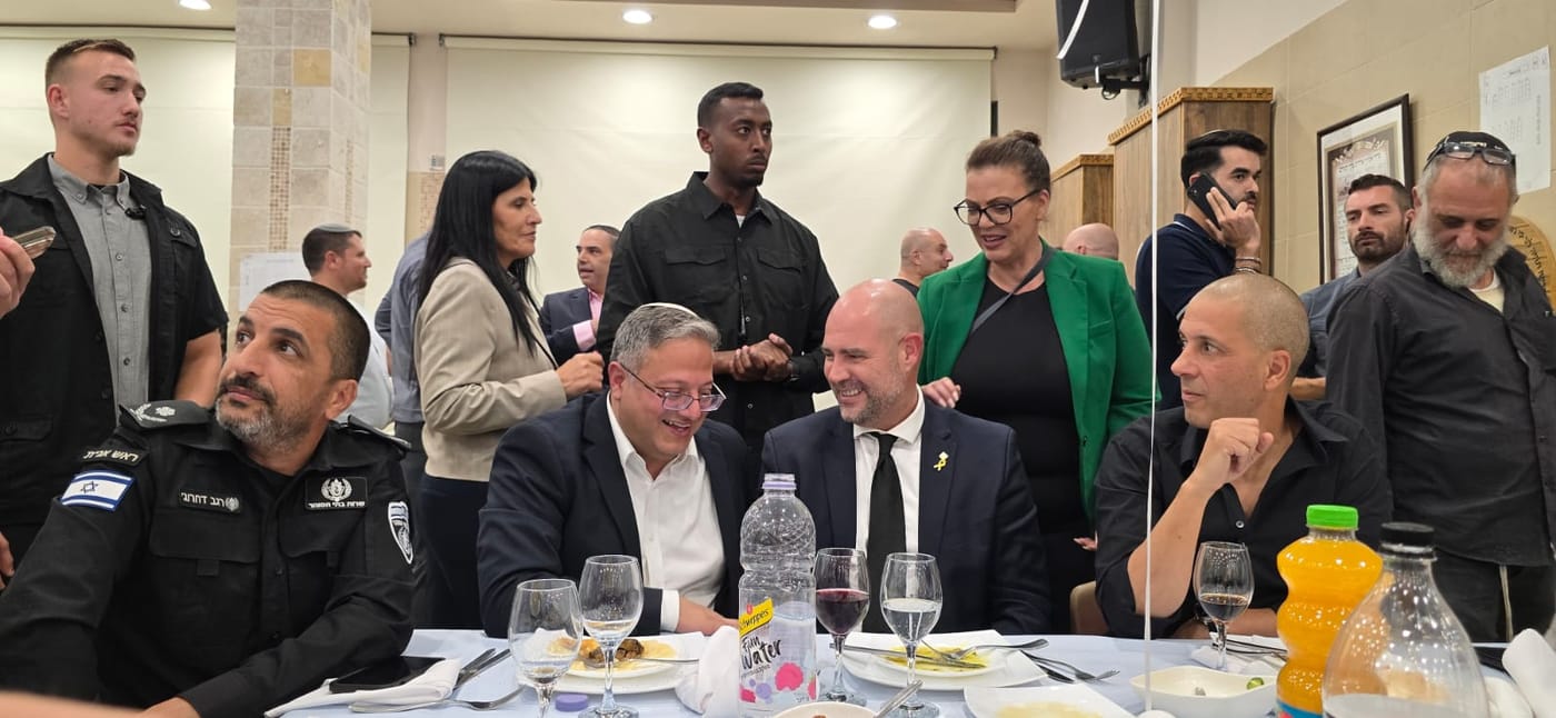 יו"ר הכנסת אמיר אוחנה ומאחוריו גלית דיסטל (אור לדרמן)