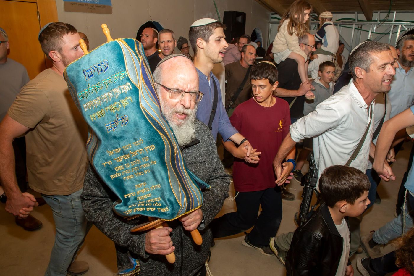 במלאות שלושים לנפילתו: ספר תורה הוכנס לזכר הראל אטינגר