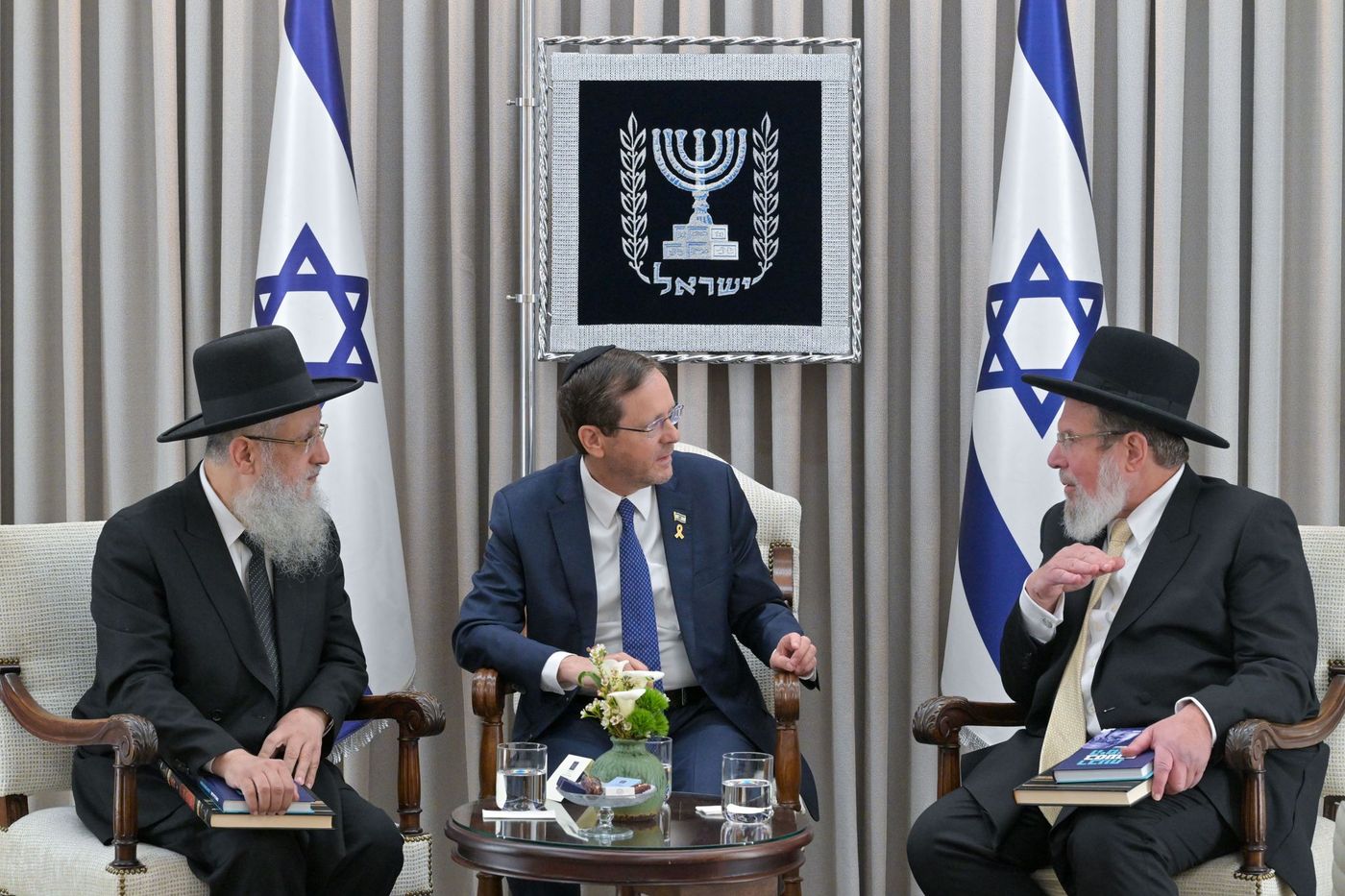 נשיא המדינה יחד הרבנים הראשיים לישראל (דוברות בית הנשיא)