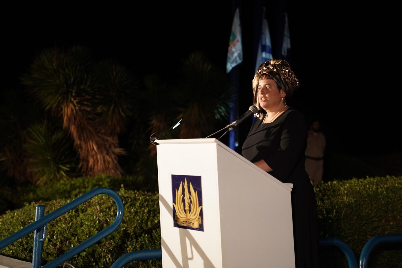 אסתי יניב בטקס נופלי חיל הים: "אין לנו עם אחר"