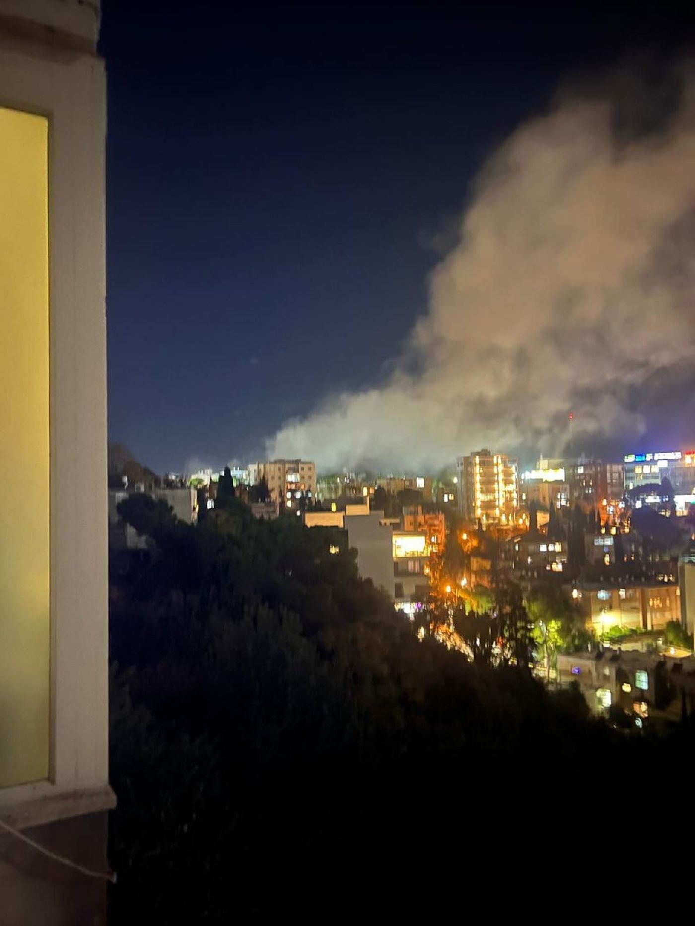 מטח של 10 שיגורים לחיפה; דיווח על נפילות בעיר