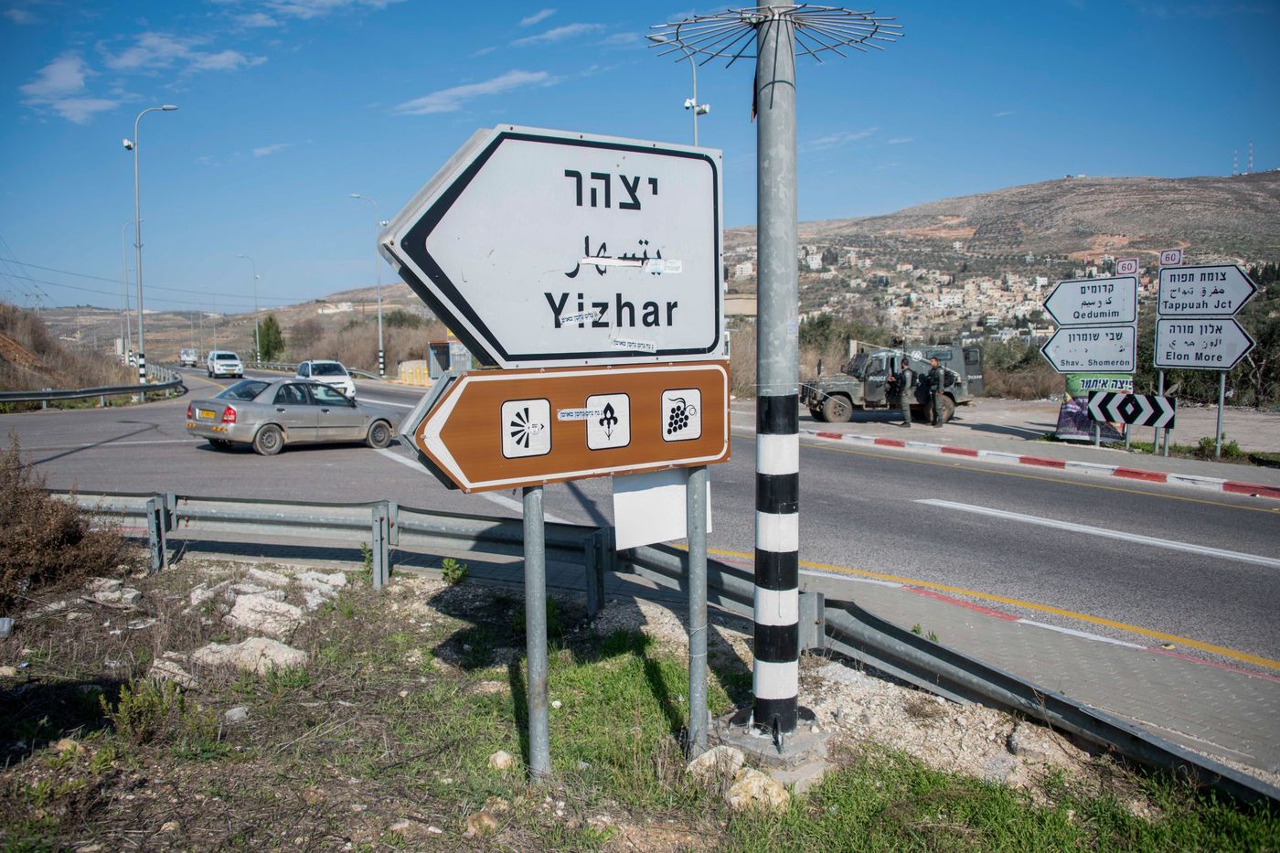 הסכנה הגדולה על ציר גלעד: מאות בתים בלתי חוקיים צמודים לכביש