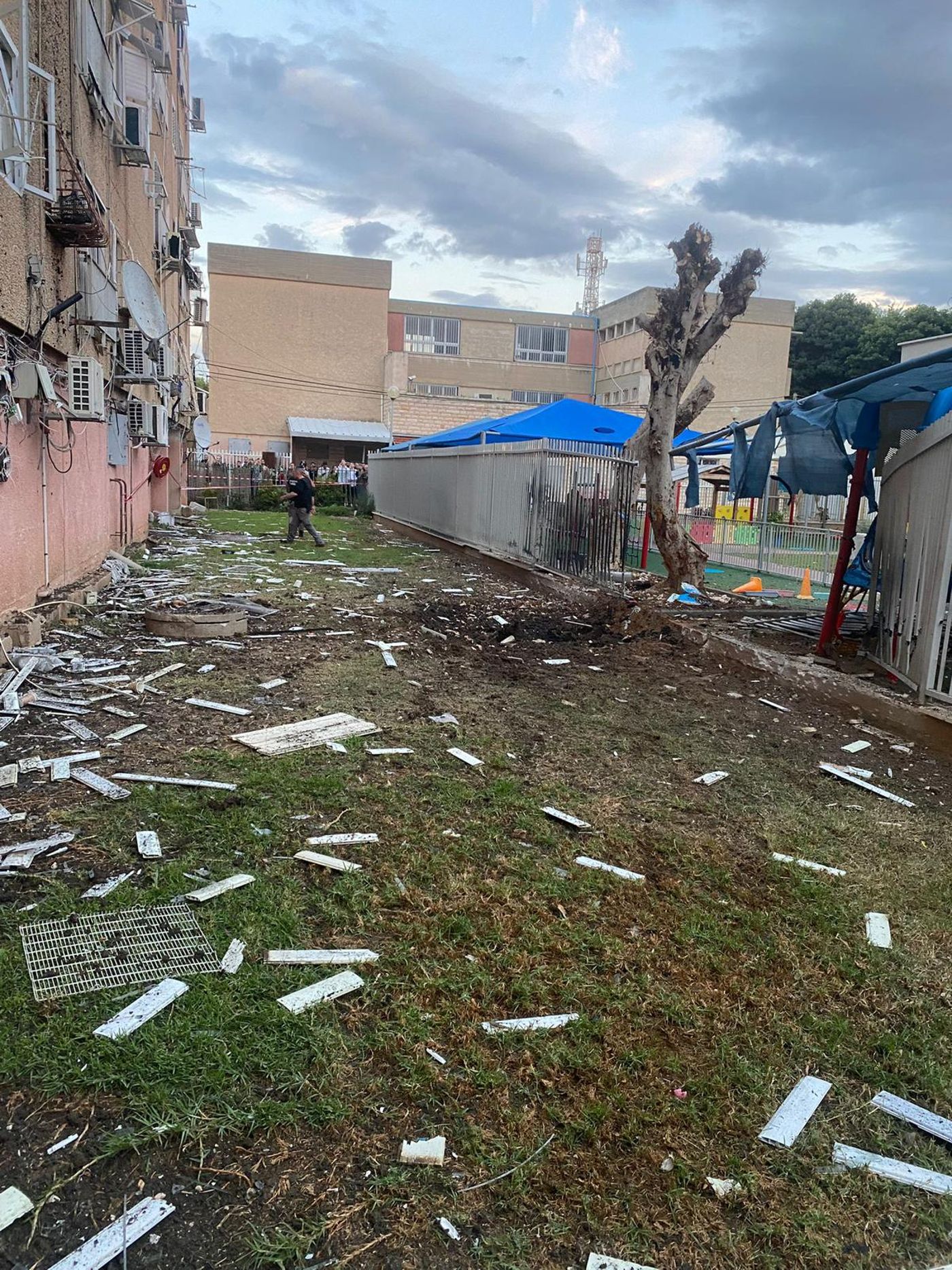 מטח כבד לגליל המערבי: פגיעה ישירה בגן ילדים בעכו