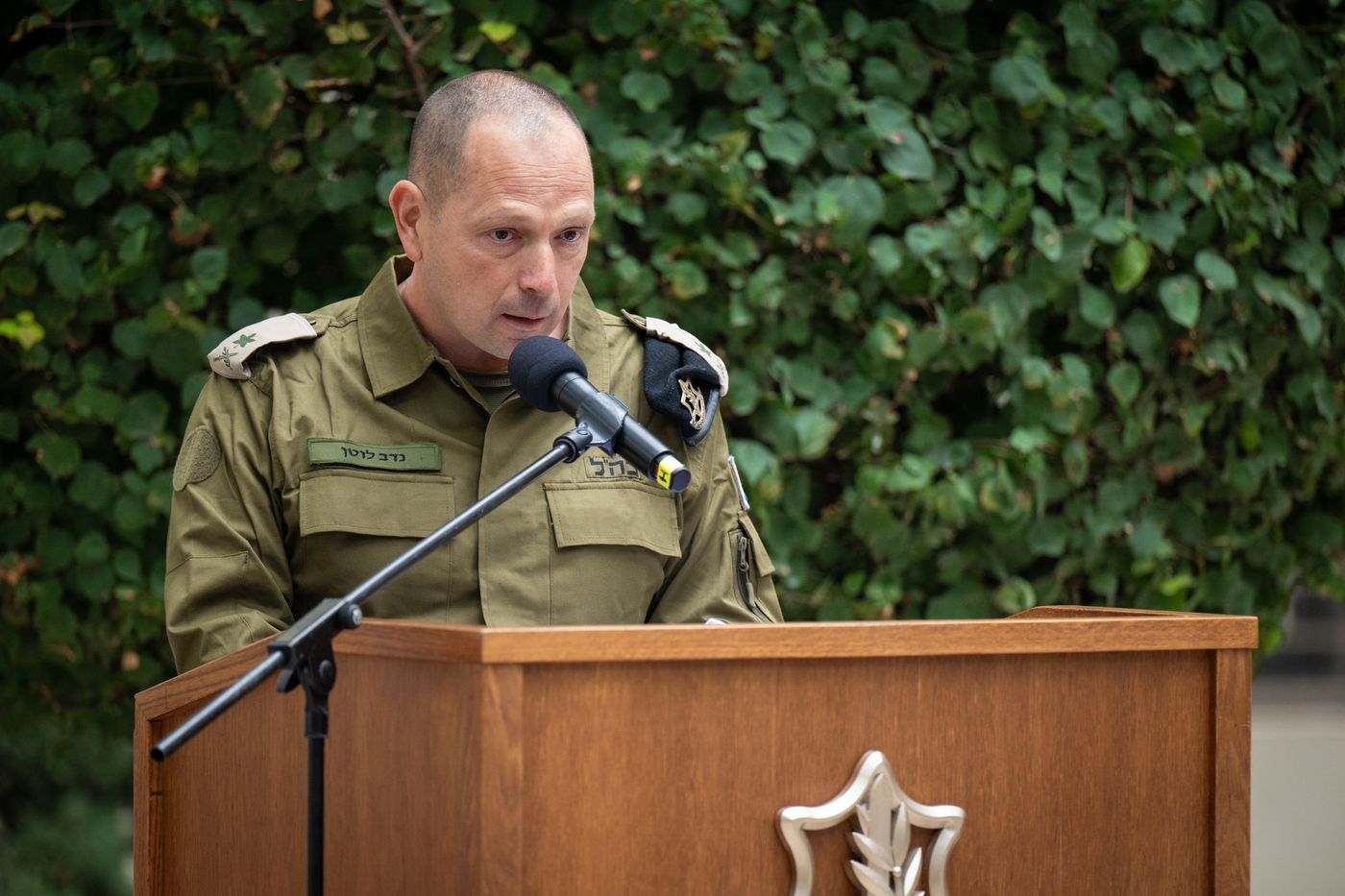 האלוף נדב לוטן נושא דברים בטקס