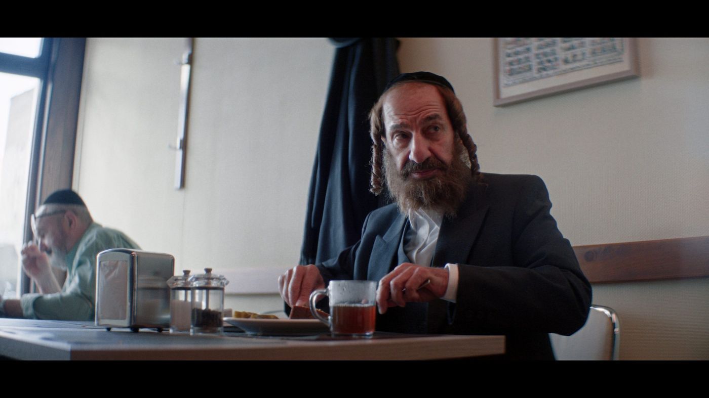 שרק יאכלו קוגל ויתנו לנו להסתכל עליהם – נוחעם שטיסל ברגע של נחת" (גיא רז, באדיבות yes)