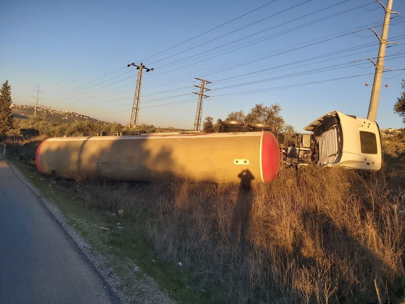 בפעם השנייה בשומרון: התהפכות של משאית עם 25 טון גז