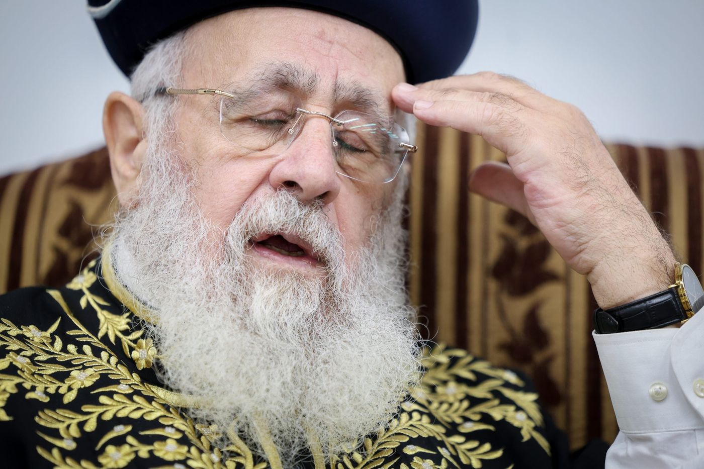 להוציא את הספרים של הרב יצחק יוסף מבסיסי צה"ל
