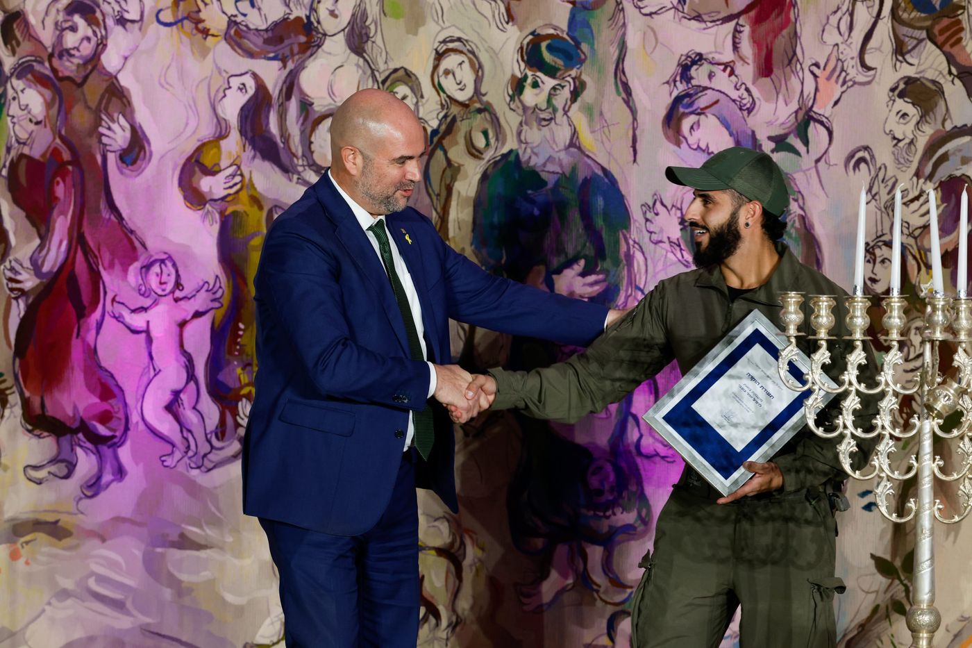 בסימן גבורה: הדלקת הנרות המרגשת עם גיבורי המלחמה בכנסת. צפו