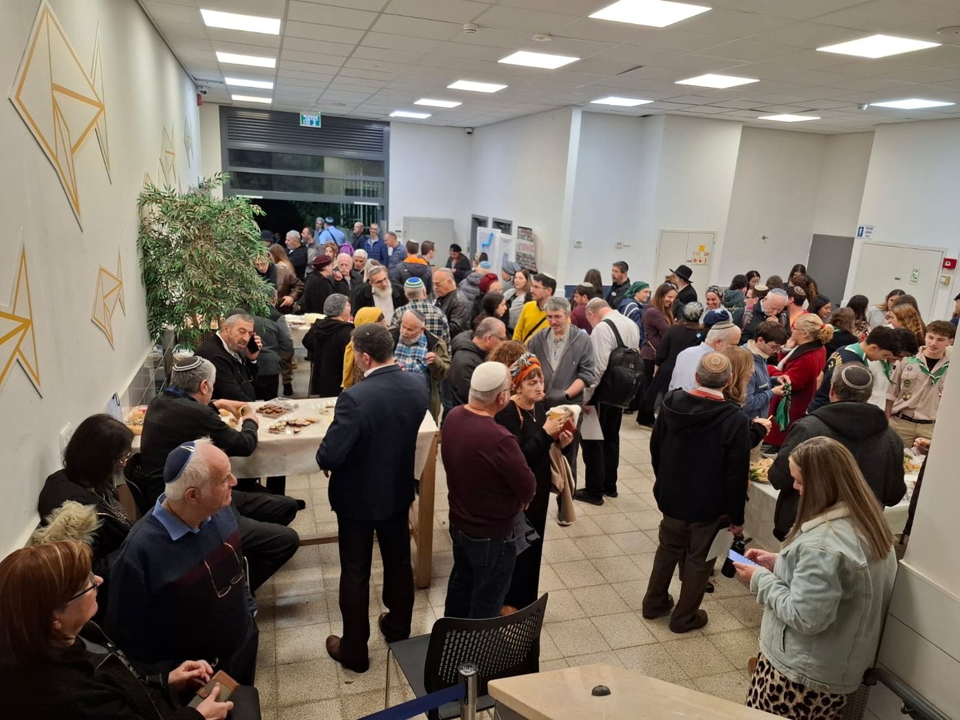 (כנס הקדישאים עם בני משפחות הנופלים והנרצחים)