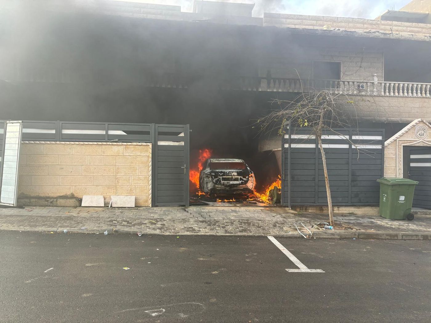 רכבים, בתים ומשאיות: שריפות פרצו הלילה באזור ב"ש | תיעוד