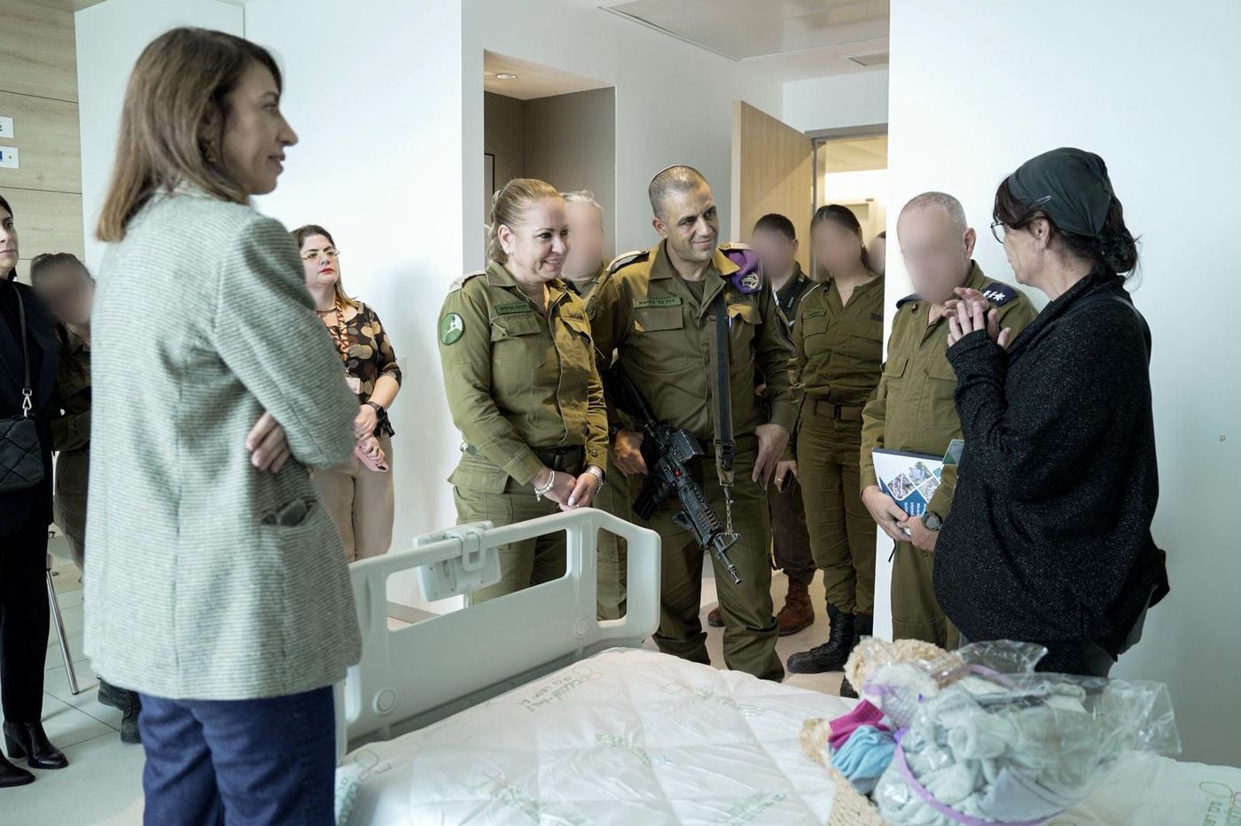 לקראת מימוש העסקה: כך נערכים בצה"ל לקלוט את החטופים