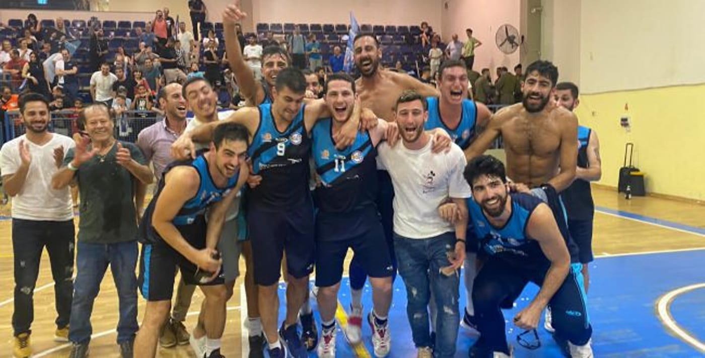 מכבי מעלה אדומים חוגגת את העלייה ללאומית לפני ארבע עונות | (צילום באדיבות: דוברות מכבי מעלה אדומים)